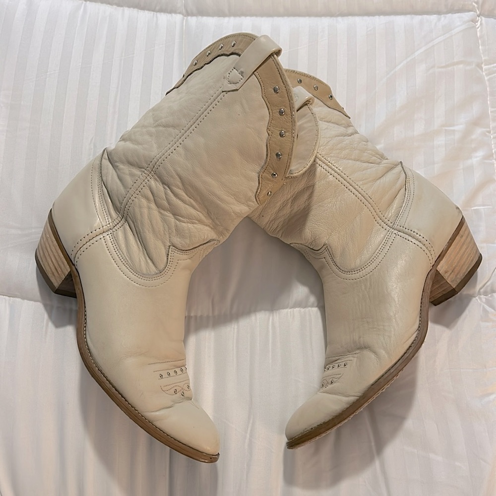 Vintage cream Acme western boots, sz 9